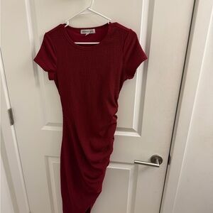 Madden Girl Burgundy Ruched Short Sleeve Midi Dress
